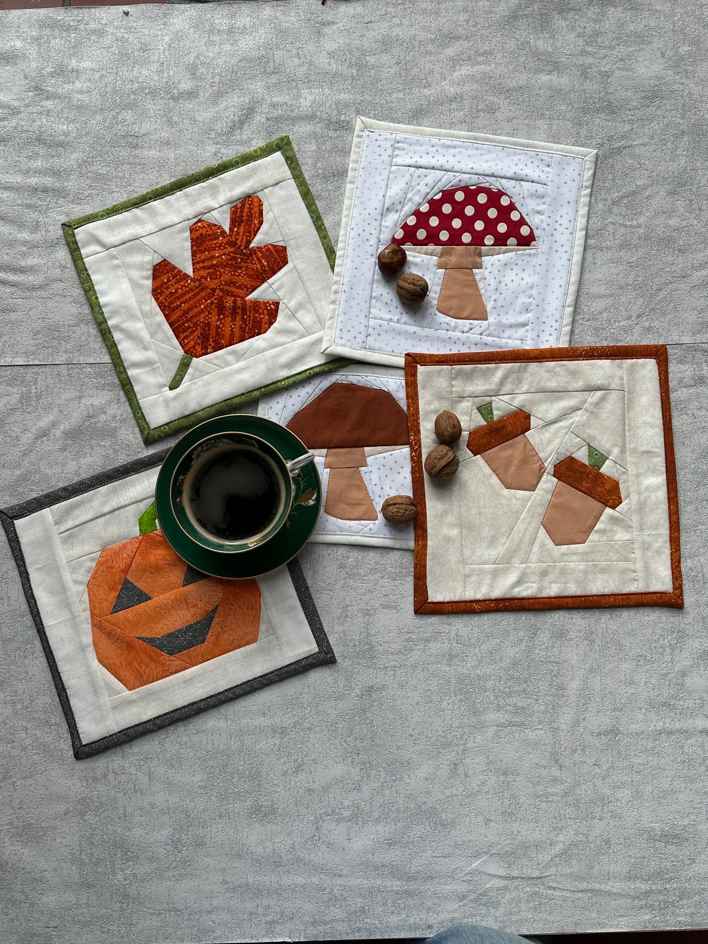 Herbst-Untersetzer (Mug Rugs), FPP, 4 Motive