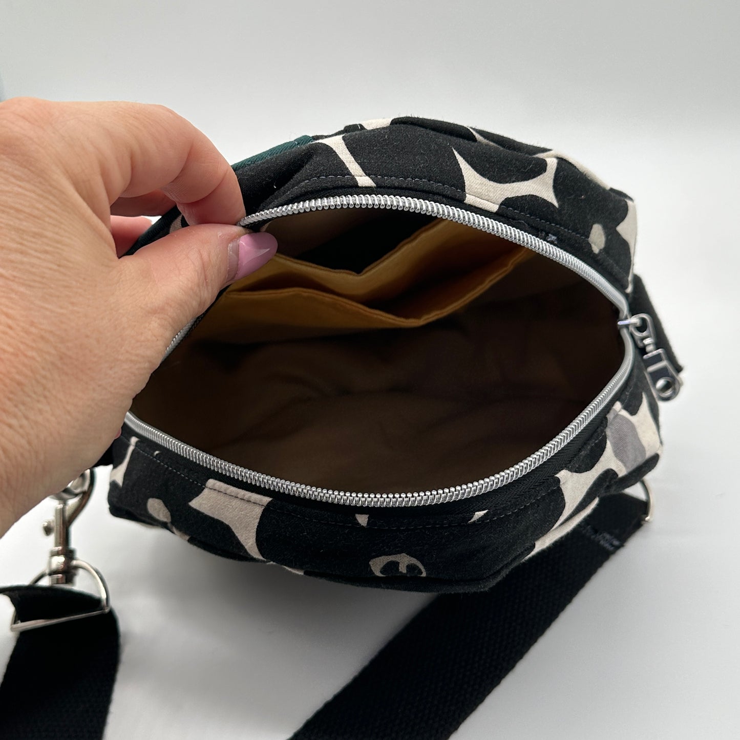 Runde Tasche nähen – Crossbodybag mit Reißverschluss