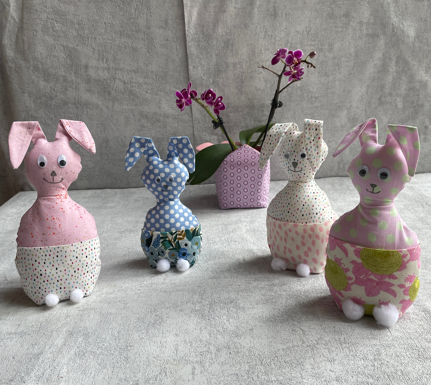 Osterhasen mit Bauchtasche in zwei Größen, Schablonenset