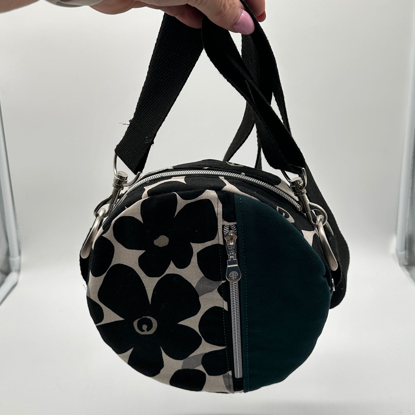 Runde Tasche nähen – Crossbodybag mit Reißverschluss