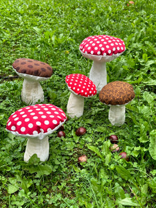 Pilze in vier Größen als herbstliche Dekoration, Nähanleitung inkl. Schablonen