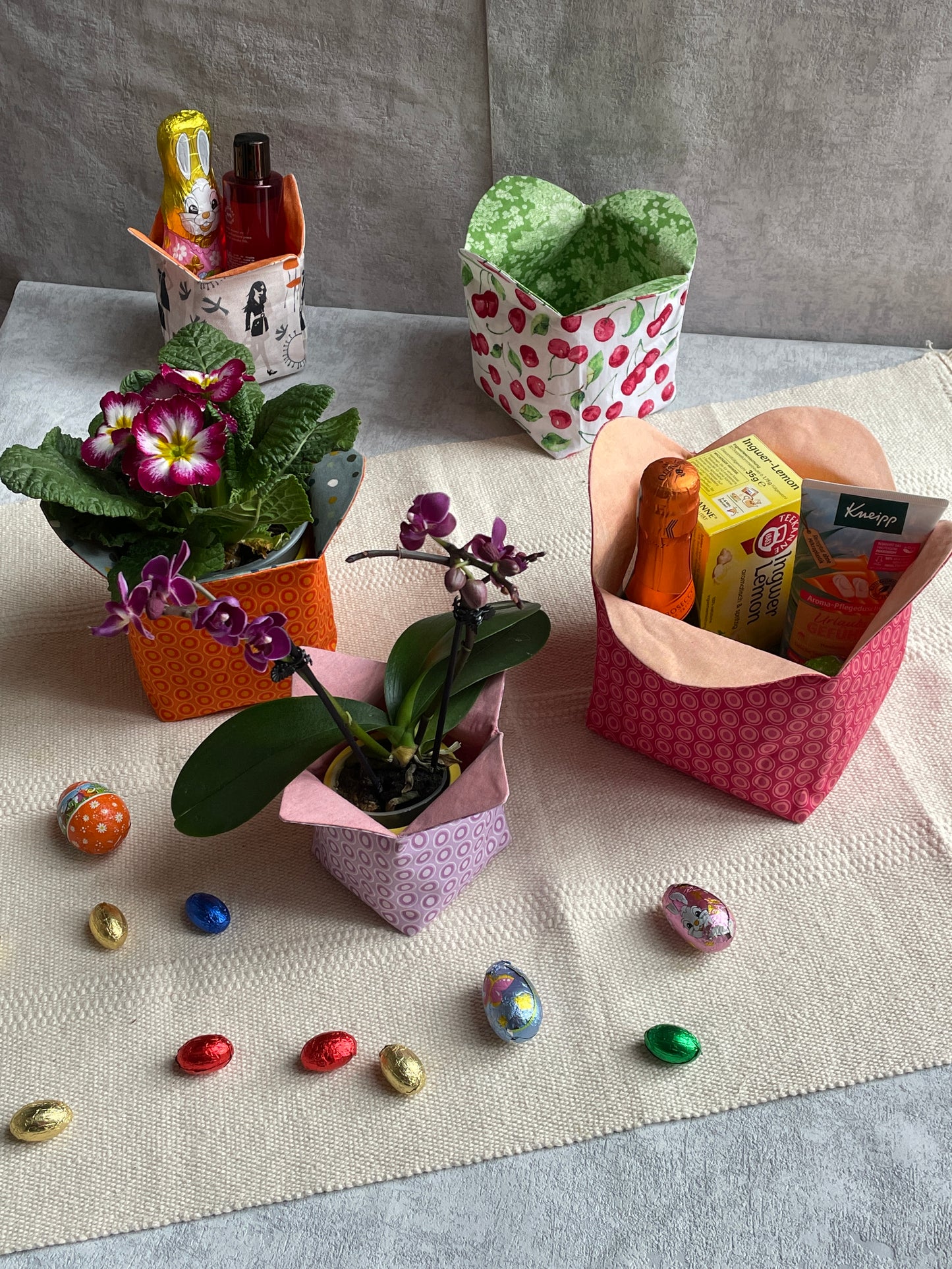 Geschenkekörbchen / Osterkörbchen / Utensilo, detaillierte Nähanleitung inklusive der Schablonen